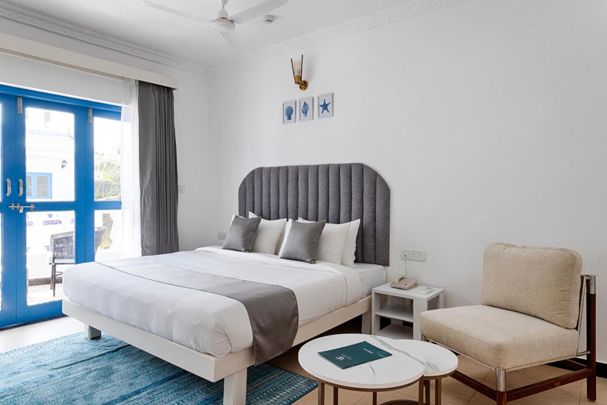 Azalea By Stone Wood Premier Hotel Varca Exterior photo