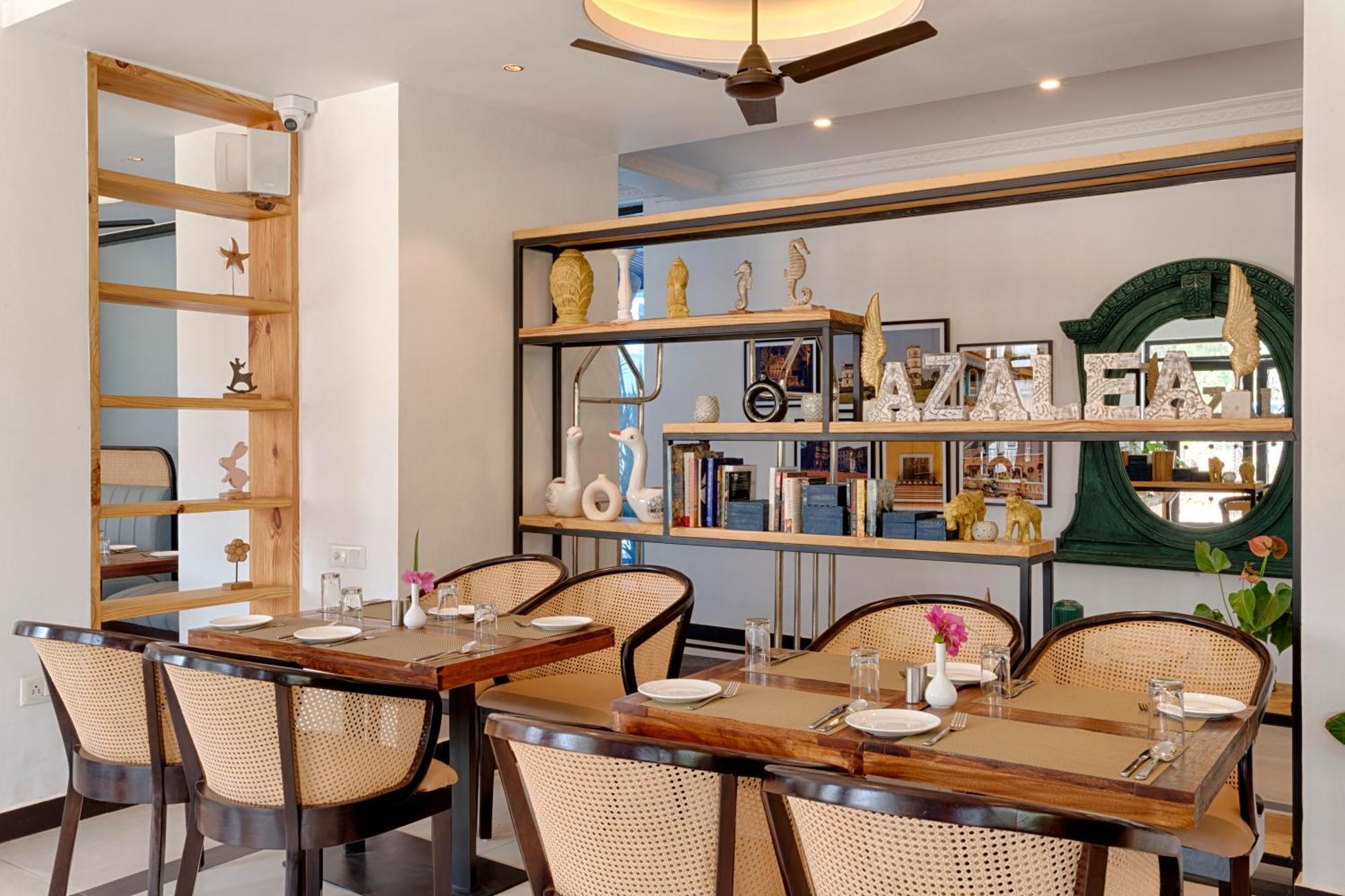 Azalea By Stone Wood Premier Hotel Varca Exterior photo