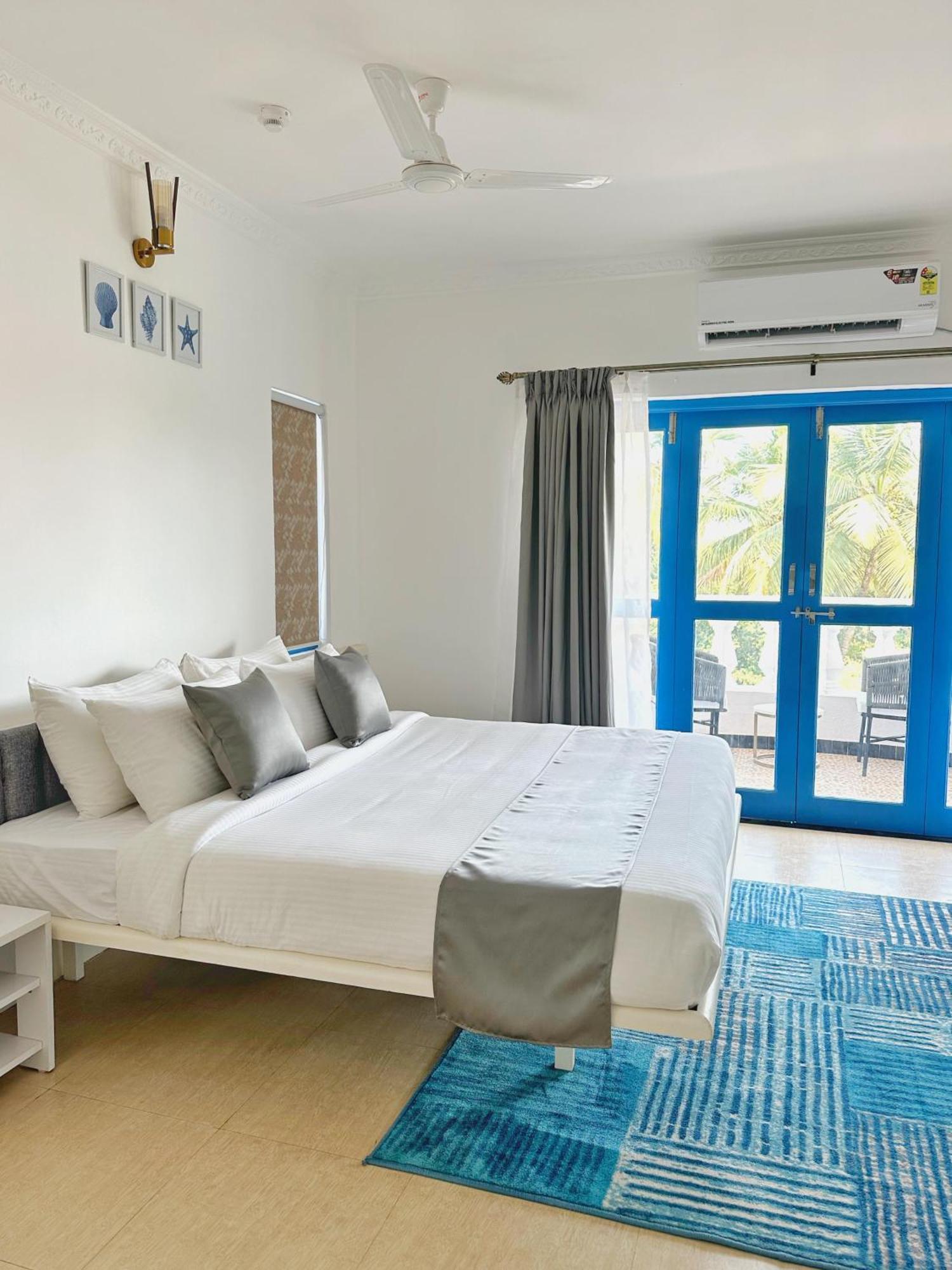 Azalea By Stone Wood Premier Hotel Varca Exterior photo